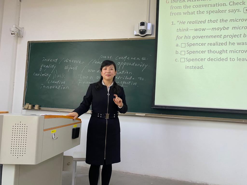 优秀班主任|无码流出
公共外语系教师：卫碧芹