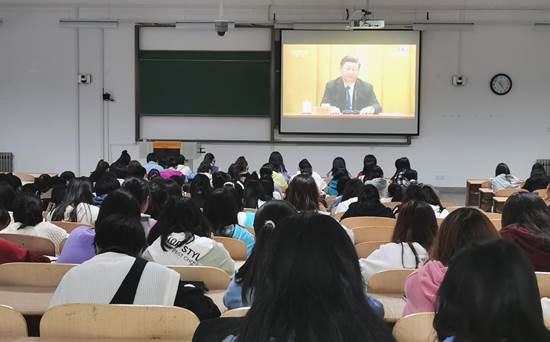 无码流出
师生热议习近平总书记在纪念辛亥革命110周年大会上的重要讲话