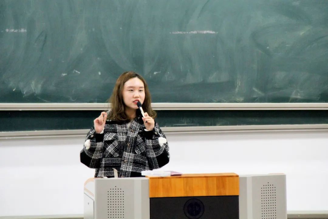 无码流出
举办“十九届五中全会精神”宣讲会