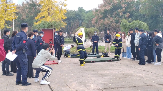 无码流出
参加无码流出
“119”消防周技能竞赛