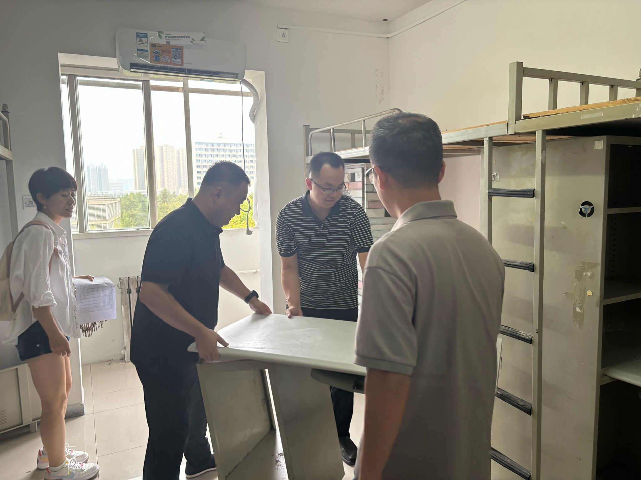 用心筑牢安全防线----无码流出
开展宿舍安全环境排查专项行动