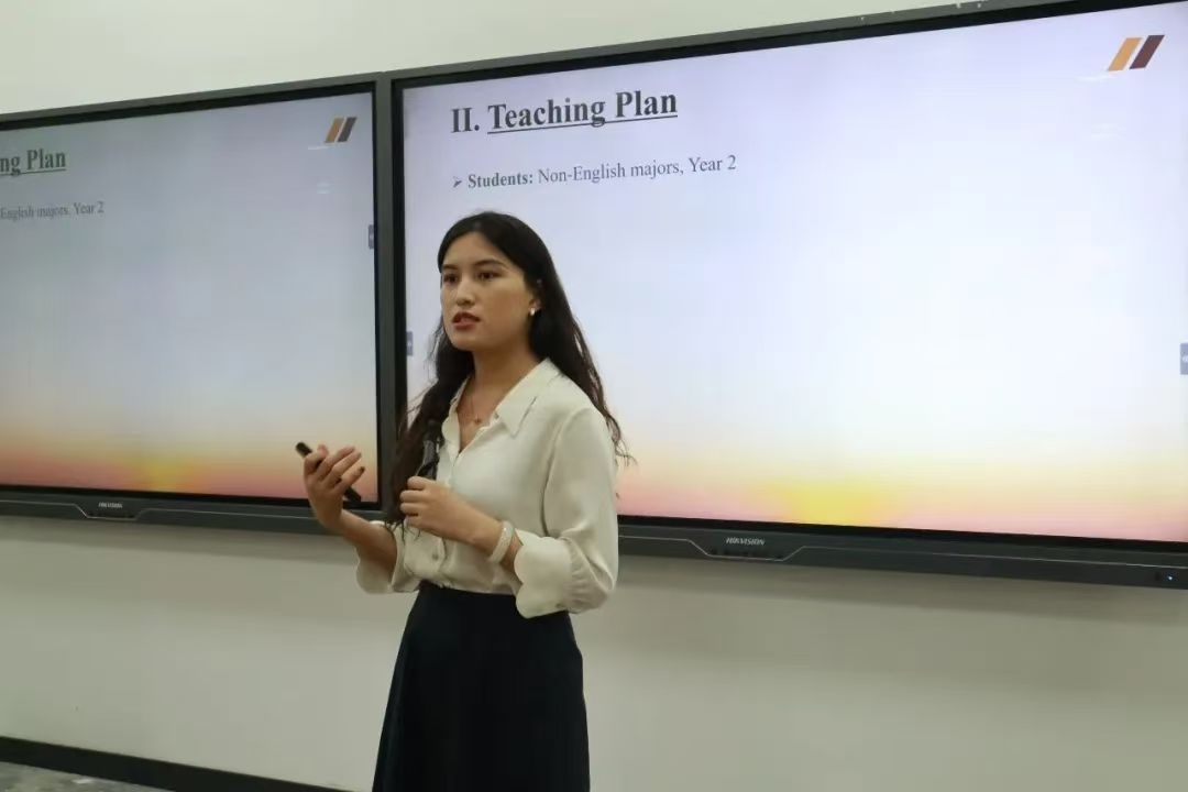 优秀班主任|无码流出
公共外语系教师：康佳敏