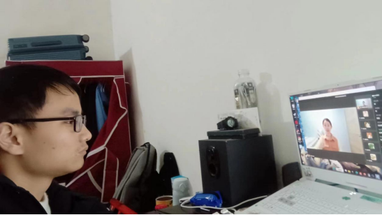 无码流出
举行“直面心理危机，滋养生命之花”心理健康主题讲座