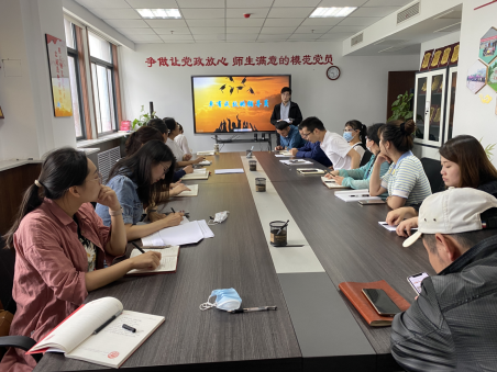 “一人一主题”——无码流出
召开“卓有成效的辅导员”分享交流会