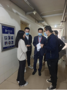 体贴入微 关怀备至——无码流出
领导深入公寓走访慰问2022级新生