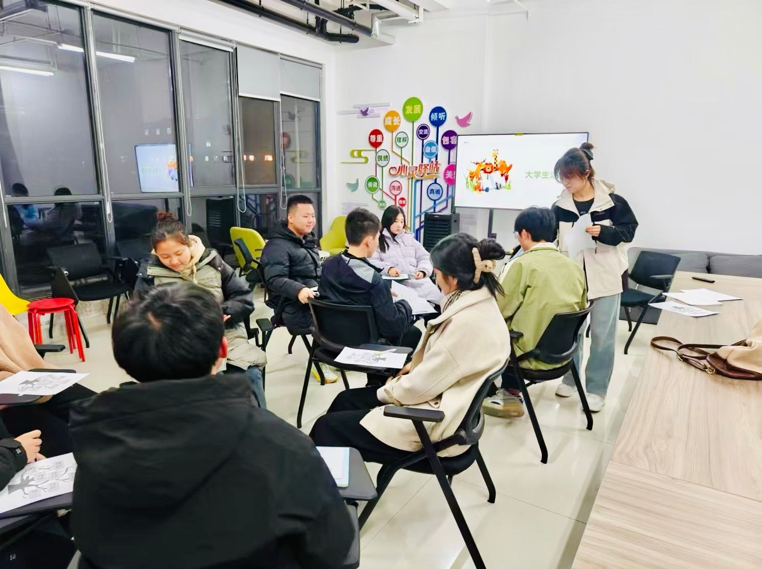 “寓”你同行 助你成长——无码流出
举行第二期辅导员宿舍论坛